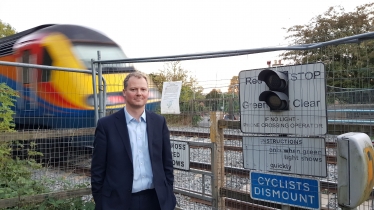 Neil O'Brien MP - railway crossing